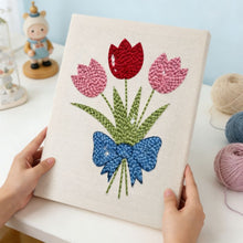 Carica l'immagine nel visualizzatore di Gallery, Punch Needle Kit con cornice - Bouquet di Tulipani