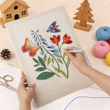 Carica l'immagine nel visualizzatore di Gallery, Punch Needle Kit con cornice - Farfalla in Fiore
