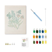Carica l'immagine nel visualizzatore di Gallery, Punch Needle Kit con cornice - Farfalla in Fiore
