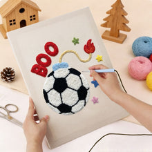 Carica l'immagine nel visualizzatore di Gallery, Punch Needle Kit con cornice - Stelle del Calcio