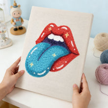 Carica l'immagine nel visualizzatore di Gallery, Punch Needle Kit con cornice - Bacio Cosmico