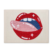 Carica l'immagine nel visualizzatore di Gallery, Punch Needle Kit con cornice - Labbra Pop Art Figured'Art