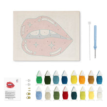 Carica l'immagine nel visualizzatore di Gallery, Punch Needle Kit con cornice - Labbra Brillanti