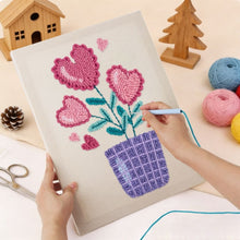 Carica l'immagine nel visualizzatore di Gallery, Punch Needle Kit con cornice - Fiori a forma di cuore