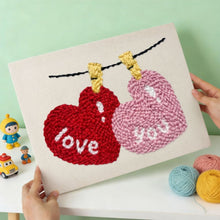 Carica l'immagine nel visualizzatore di Gallery, Punch Needle Kit con cornice - Amore nell’Aria