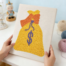 Carica l'immagine nel visualizzatore di Gallery, Punch Needle Kit con cornice - Fortuna Dorata