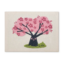 Carica l'immagine nel visualizzatore di Gallery, Punch Needle Kit con cornice - Ciliegio con Gufi Figured'Art