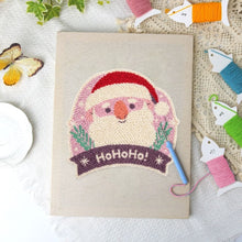 Carica l'immagine nel visualizzatore di Gallery, Punch Needle Kit con cornice - Risata di Babbo Natale