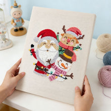 Carica l'immagine nel visualizzatore di Gallery, Punch Needle Kit con cornice - Babbo Natale e Amici