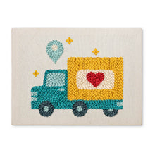 Carica l'immagine nel visualizzatore di Gallery, Punch Needle Kit con cornice - Consegna d’Amore Figured'Art