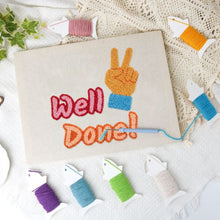 Carica l'immagine nel visualizzatore di Gallery, Punch Needle Kit con cornice - Well Done