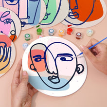 Carica l'immagine nel visualizzatore di Gallery, Set di 6 Tovagliette da Dipingere con i numeri (20cm diametro) - Viso Astratto Moderno