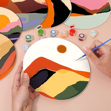 Carica l'immagine nel visualizzatore di Gallery, Set di 6 Tovagliette da Dipingere con i numeri (20cm diametro) - Montagna Astratta Moderna
