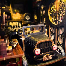 Carica l'immagine nel visualizzatore di Gallery, Book Nook - Garage Vintage