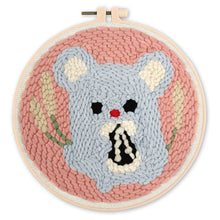 Carica l'immagine nel visualizzatore di Gallery, Punch Needle Topolino carino