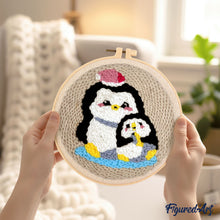 Carica l'immagine nel visualizzatore di Gallery, Punch Needle Kit Mamma e cucciolo di pinguino