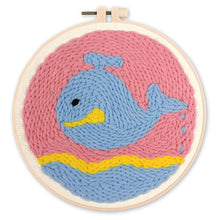 Carica l'immagine nel visualizzatore di Gallery, Punch Needle Balena fluttuante