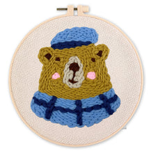 Carica l'immagine nel visualizzatore di Gallery, Punch Needle Orso bruno 3