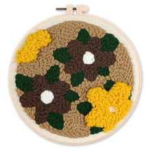 Carica l'immagine nel visualizzatore di Gallery, Punch Needle Fiori gialli e marroni