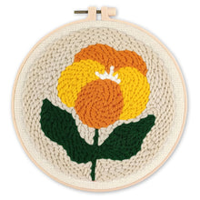 Carica l'immagine nel visualizzatore di Gallery, Punch Needle Calendula