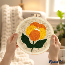 Carica l'immagine nel visualizzatore di Gallery, Punch Needle Kit Calendula