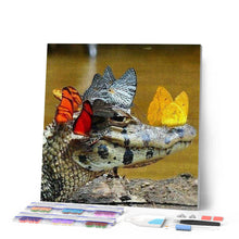Carica l'immagine nel visualizzatore di Gallery, Diamond Painting - Coccodrillo E Farfalle