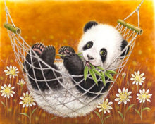Carica l'immagine nel visualizzatore di Gallery, Diamond Painting - Panda sulla sua amaca