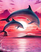 Carica l'immagine nel visualizzatore di Gallery, Diamond Painting - Delfini Al Tramonto