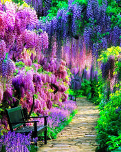 Carica l'immagine nel visualizzatore di Gallery, Diamond Painting - Passeggiata in un giardino di glicini
