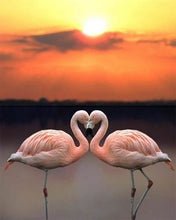 Carica l'immagine nel visualizzatore di Gallery, Diamond Painting - Fenicotteri In Amore
