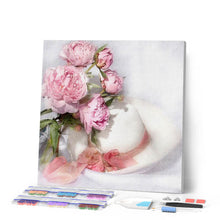 Carica l'immagine nel visualizzatore di Gallery, Diamond Painting - Cappello Bianco E Fiori