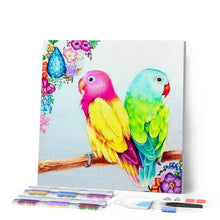 Carica l'immagine nel visualizzatore di Gallery, Diamond Painting - Parrocchetti Colorati
