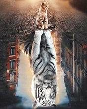 Carica l'immagine nel visualizzatore di Gallery, Diamond Painting - Riflesso Del Gatto Sulla Città