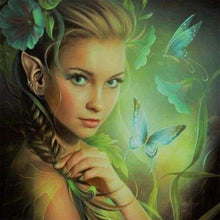 Carica l'immagine nel visualizzatore di Gallery, Diamond Painting - Dea E Farfalle