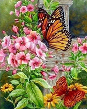 Carica l'immagine nel visualizzatore di Gallery, Diamond Painting - Belle Farfalle E Fiori