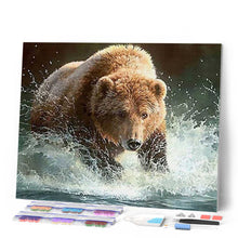 Carica l'immagine nel visualizzatore di Gallery, Diamond Painting - Orso Nel Fiume