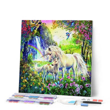 Carica l'immagine nel visualizzatore di Gallery, Diamond Painting - Unicorni In Un Campo Di Fiori
