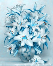 Carica l'immagine nel visualizzatore di Gallery, Diamond Painting - Fiore Di Giglio Blu