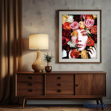 Carica l'immagine nel visualizzatore di Gallery, Diamond Painting - Viso tra le rose