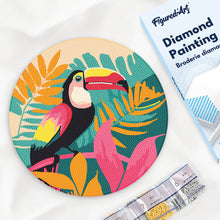 Carica l'immagine nel visualizzatore di Gallery, Diamond Painting su Disco di Legno - Tucano Tropicale