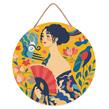 Carica l'immagine nel visualizzatore di Gallery, Diamond Painting su Disco di Legno - Dama con ventaglio - Klimt