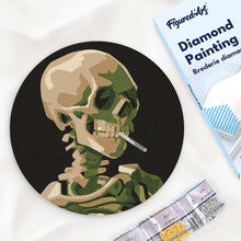 Carica l'immagine nel visualizzatore di Gallery, Diamond Painting su Disco di Legno - Van Gogh - Teschio con Sigaretta