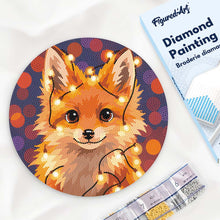 Carica l'immagine nel visualizzatore di Gallery, Diamond Painting su Disco di Legno - Piccola Volpe con Lucine