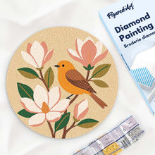 Carica l'immagine nel visualizzatore di Gallery, Diamond Painting su Disco di Legno - Usignolo e magnolie