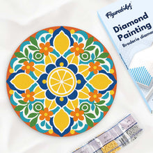 Carica l'immagine nel visualizzatore di Gallery, Diamond Painting su Disco di Legno - Mandala e agrumi