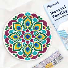 Carica l'immagine nel visualizzatore di Gallery, Diamond Painting su Disco di Legno - Mandala occhio di pavone