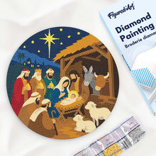 Carica l'immagine nel visualizzatore di Gallery, Diamond Painting su Disco di Legno - Presepe di Natale