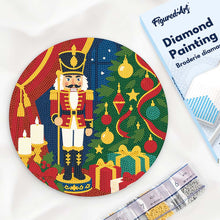 Carica l'immagine nel visualizzatore di Gallery, Diamond Painting su Disco di Legno - Schiaccianoci di Natale