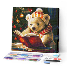 Carica l'immagine nel visualizzatore di Gallery, Mini Diamond Painting 25x25cm Dolce orso che legge