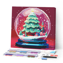 Carica l'immagine nel visualizzatore di Gallery, Mini Diamond Painting 25x25cm Albero di Natale nella Palla di Neve